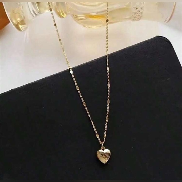 Heart Pendant Necklace - Picture 2 of 3